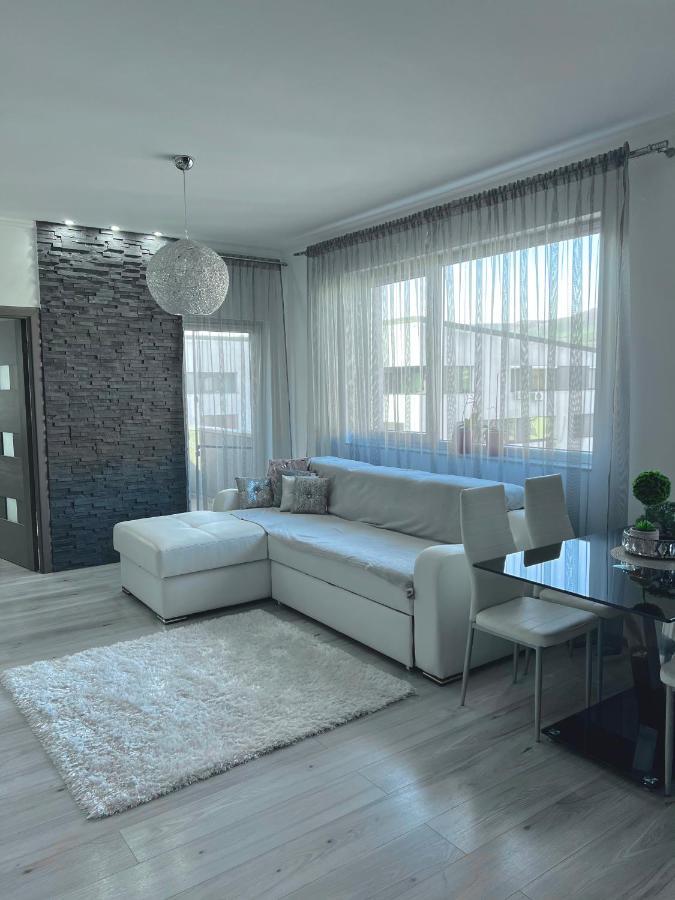 Luxurious Accommodation Floreşti Exteriér fotografie